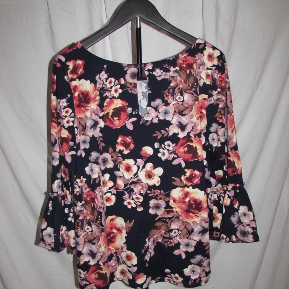 Nine Britton Navy Floral Blouse - Picture 4 of 7